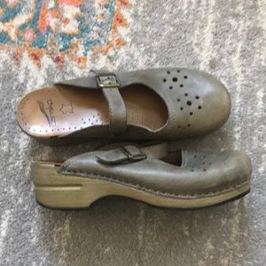 Dansko | Gray/green clogs